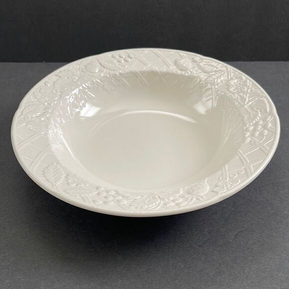 Mikasa English Countryside White 10” Round Vegetable Serving Bowl DISCONTINUED - Picture 4 of 16